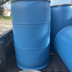 55 gallon Plastic heavy duty Drum barrel open lid. Had Sterile water inside