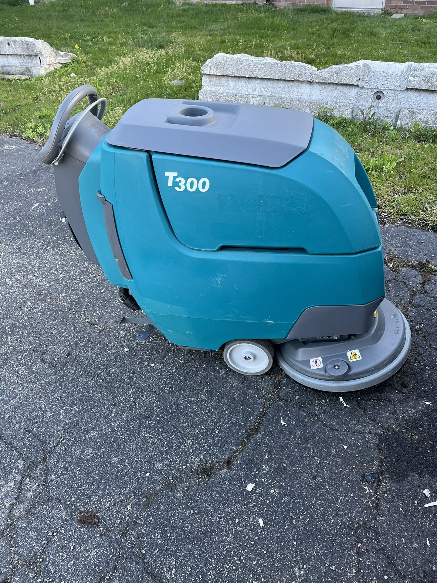 Tennant T300 Walk Behind Floor Scrubber 