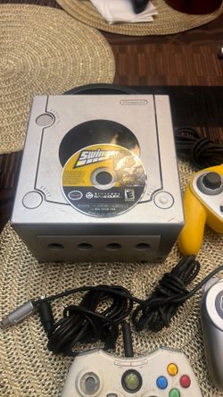 Platinum GameCube W/ 3 Controller And Cords