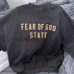 Essentials fear of God crewneck size medium