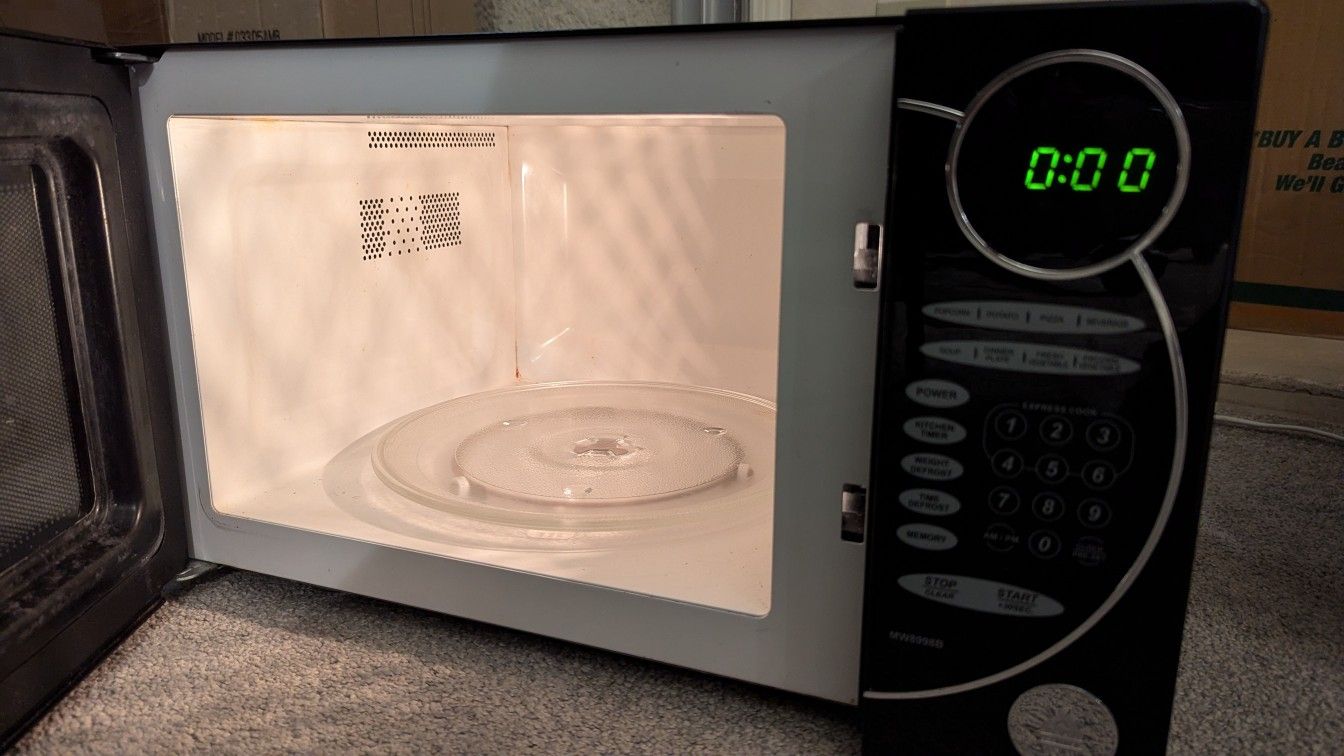 Emerson Microwave MW8988B 1350W