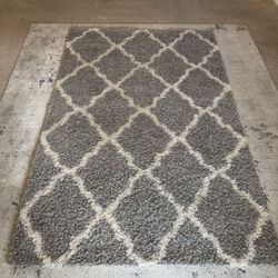 Beautiful Rug 5’1 x 7’6