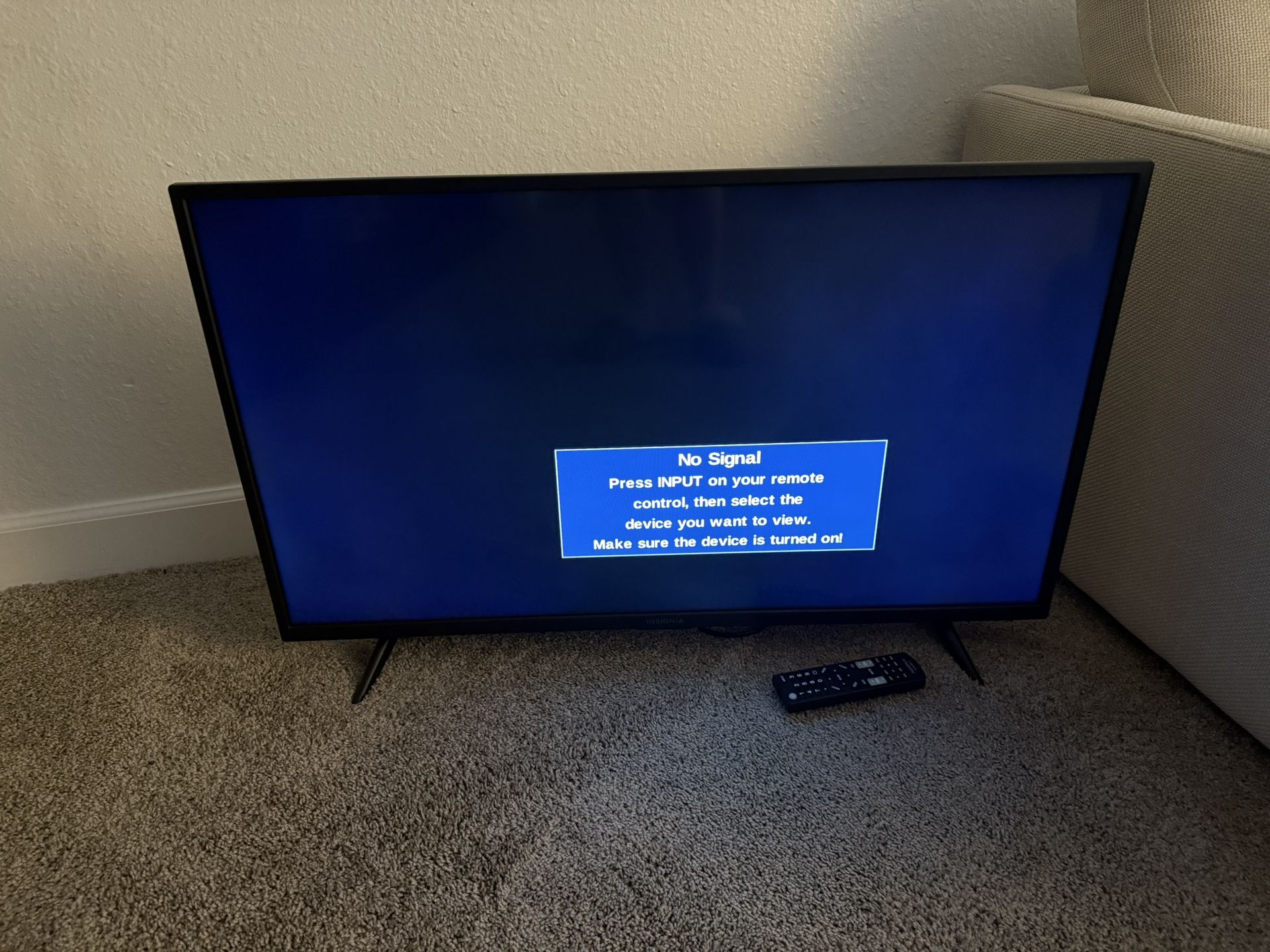Insignia 36 inch Flatscreen TV