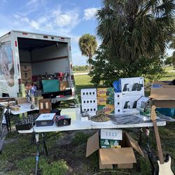 📢 YARD SALE TODAY! / VENTA DE GARAJE HOY!  📍 1190 Shari Dr, West Palm Beach, FL 33409🕘 Today – Don’t miss it!  🛍️ New & gently used items!Furnitur