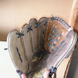 12 Inch Rawlings Baseball Glove