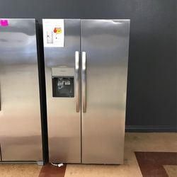 Frigidaire Side By Side Refrigerator With Water Dispenser And Ice Maker 🎉🎉