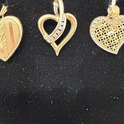 10k Heart Pendant With Stone Sash