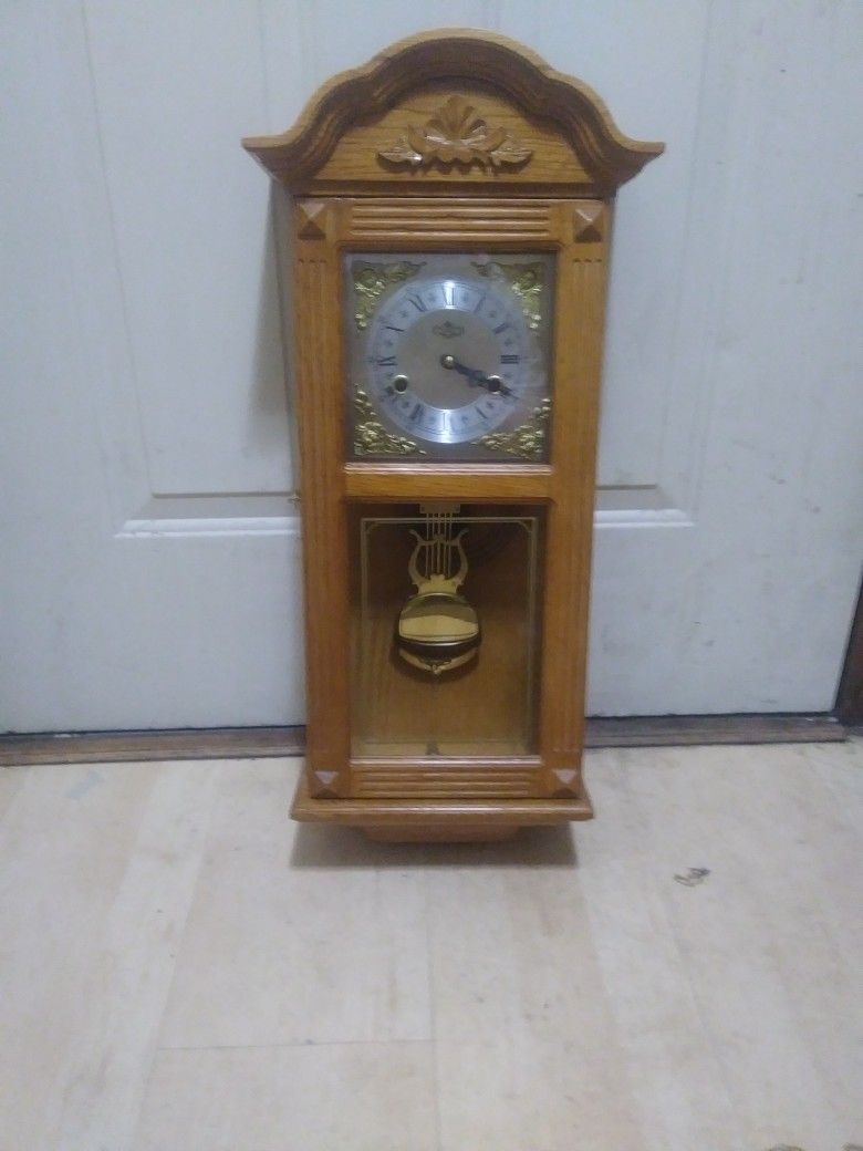 Antique Chime Wind Clock 