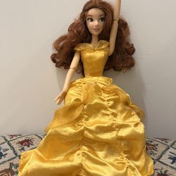 Disney Beauty And The Beast Princess Bell 12 Inch Singing Doll 
