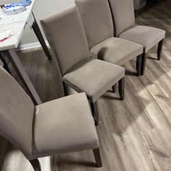 4 Dinning Chairs