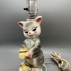 Vintage 1950’s MCM Ceramic Kitty cat lamp Adorable kitten Lamp