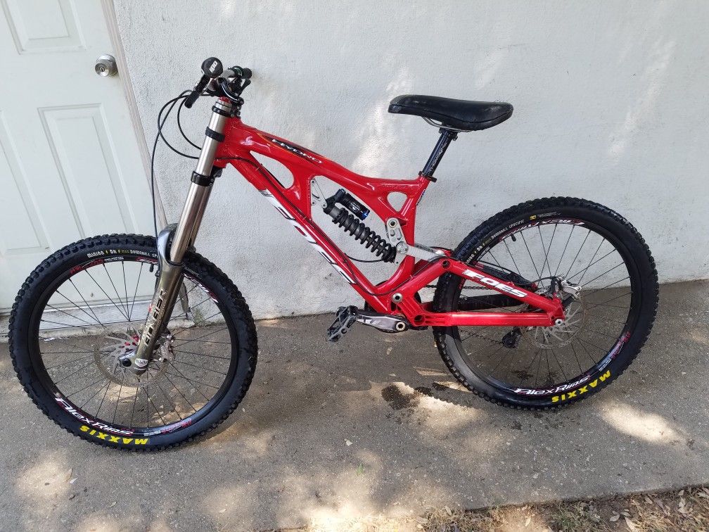 FOES Hydro DH mountain bike for Sale in La Verne CA OfferUp