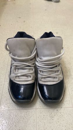 Black and white Jordan 11 size 5