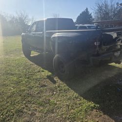 NICE DUALLY $$$$$$$$$DUESEL 6.6 DURAMAX 