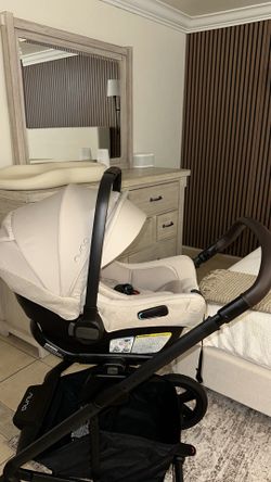Nuna Pipa Aire + Base Car seat