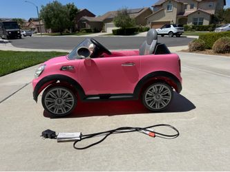 Kids rechargeable ride on car
