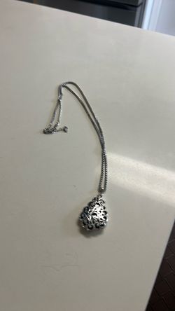 Long necklace with reversible big pendant