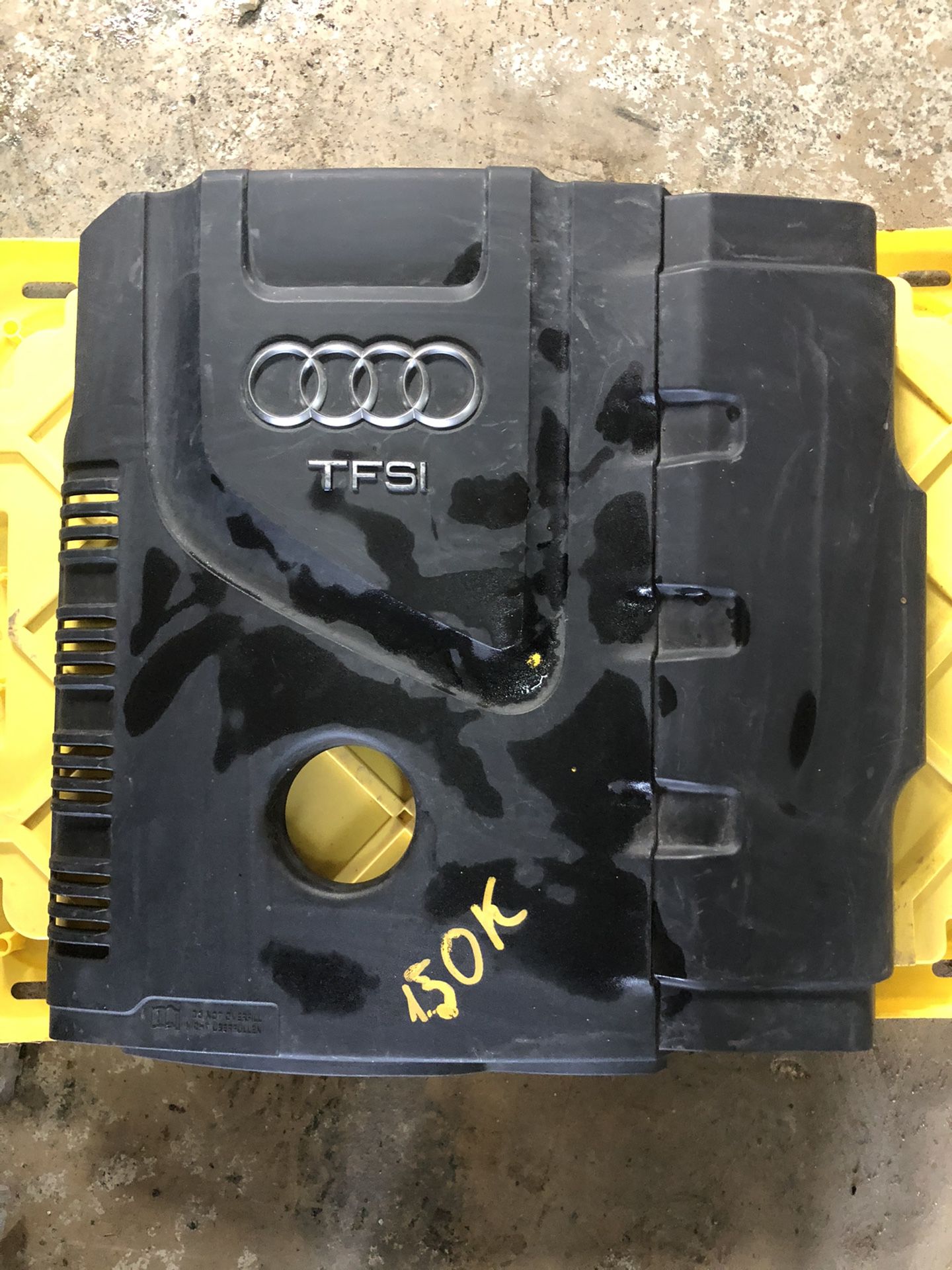 PARTS OUT AUDI A4 2012-2014 engine cover