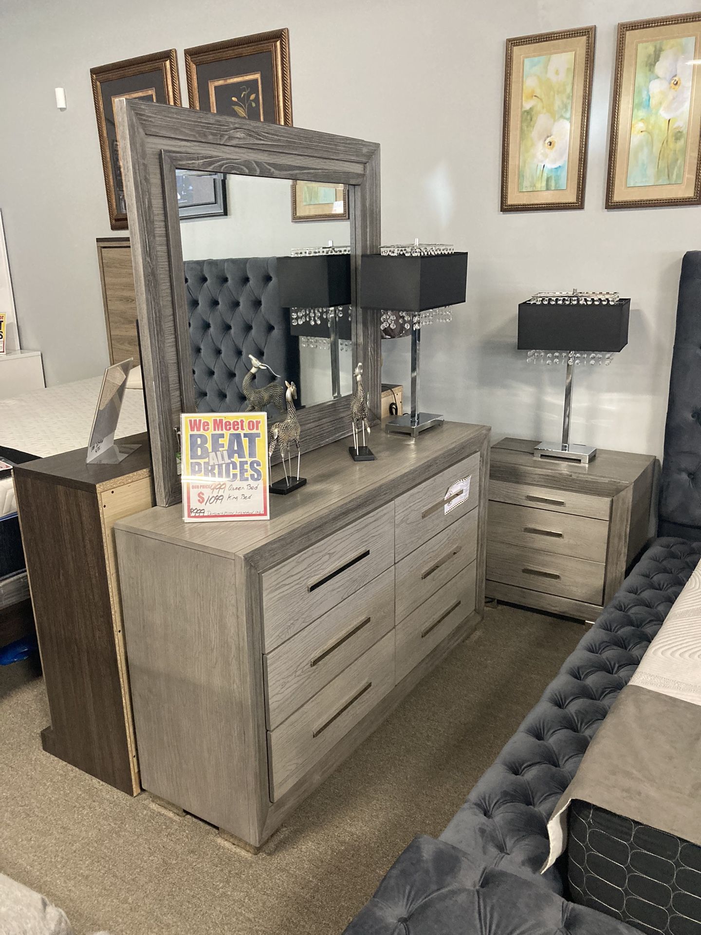 Dresser Mirror Nightstand! $999! 🩷🚨💜