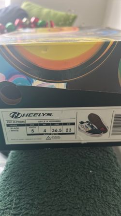 HEELYS