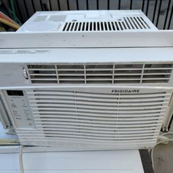frigidaire - 150 sq. ft. window air conditioner
