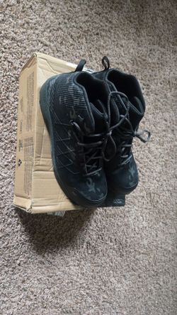 Steel toe boots