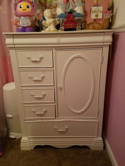 Baby armoire