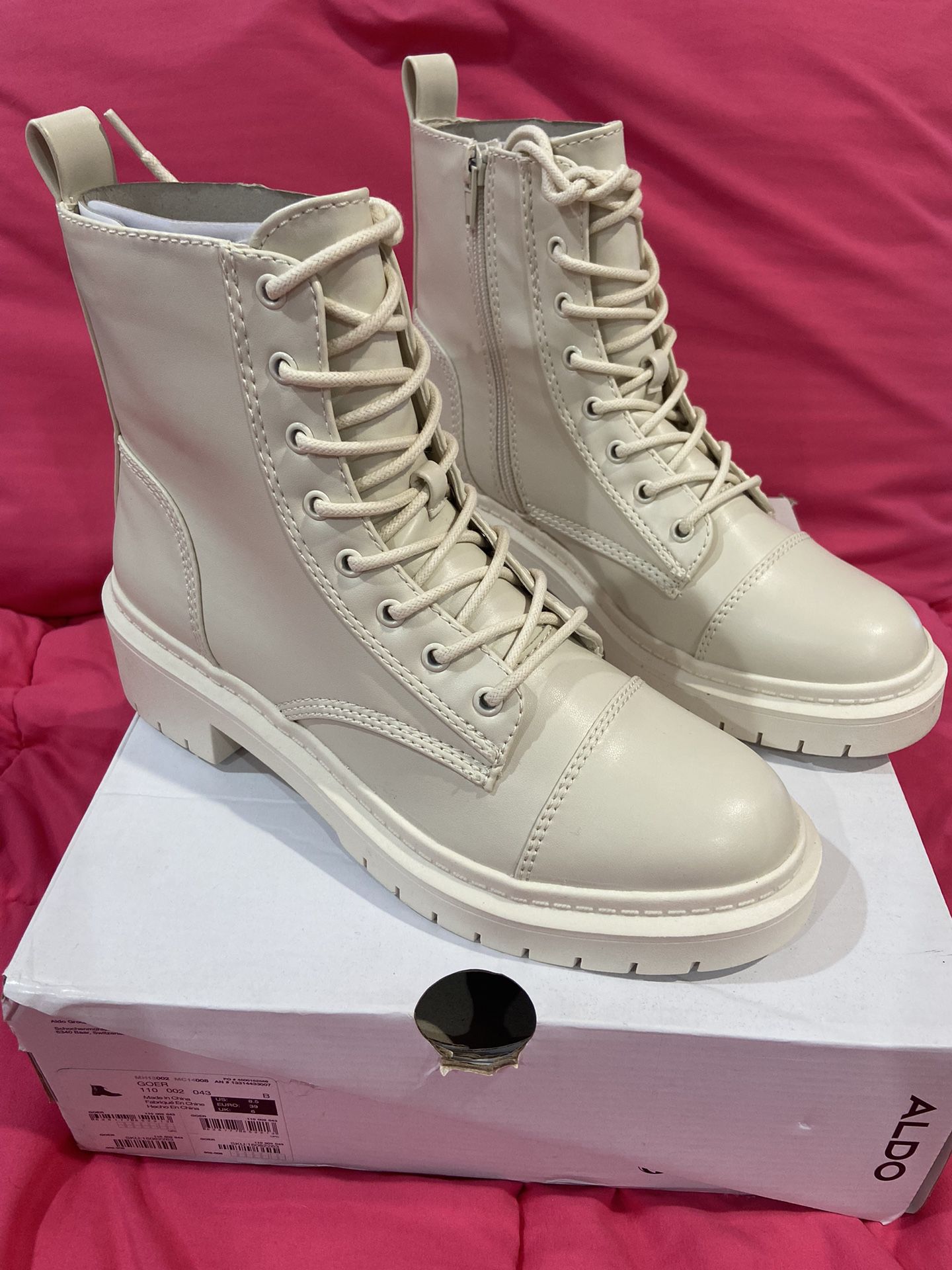 White Aldo boots Size 8.5
