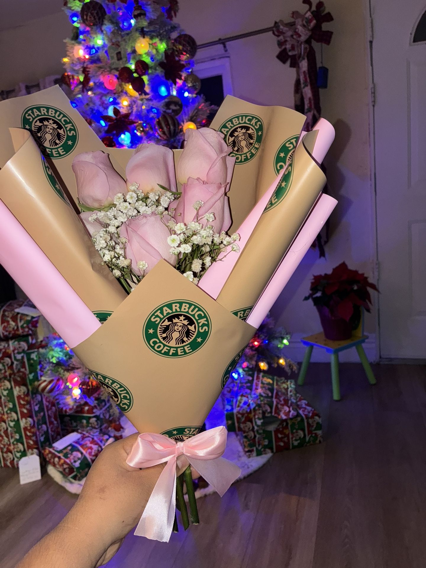 Flowers / Roses/ Bouquet/ Arrangements/ Natural Fresh Roses