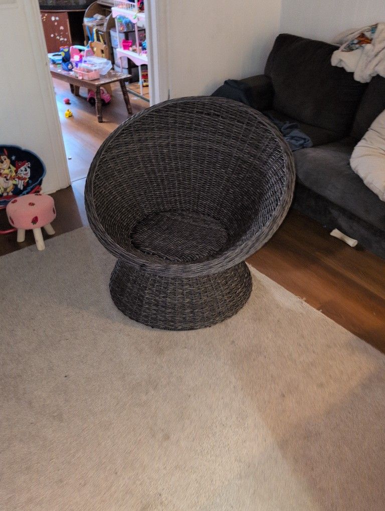 Wicker Swivel Chair