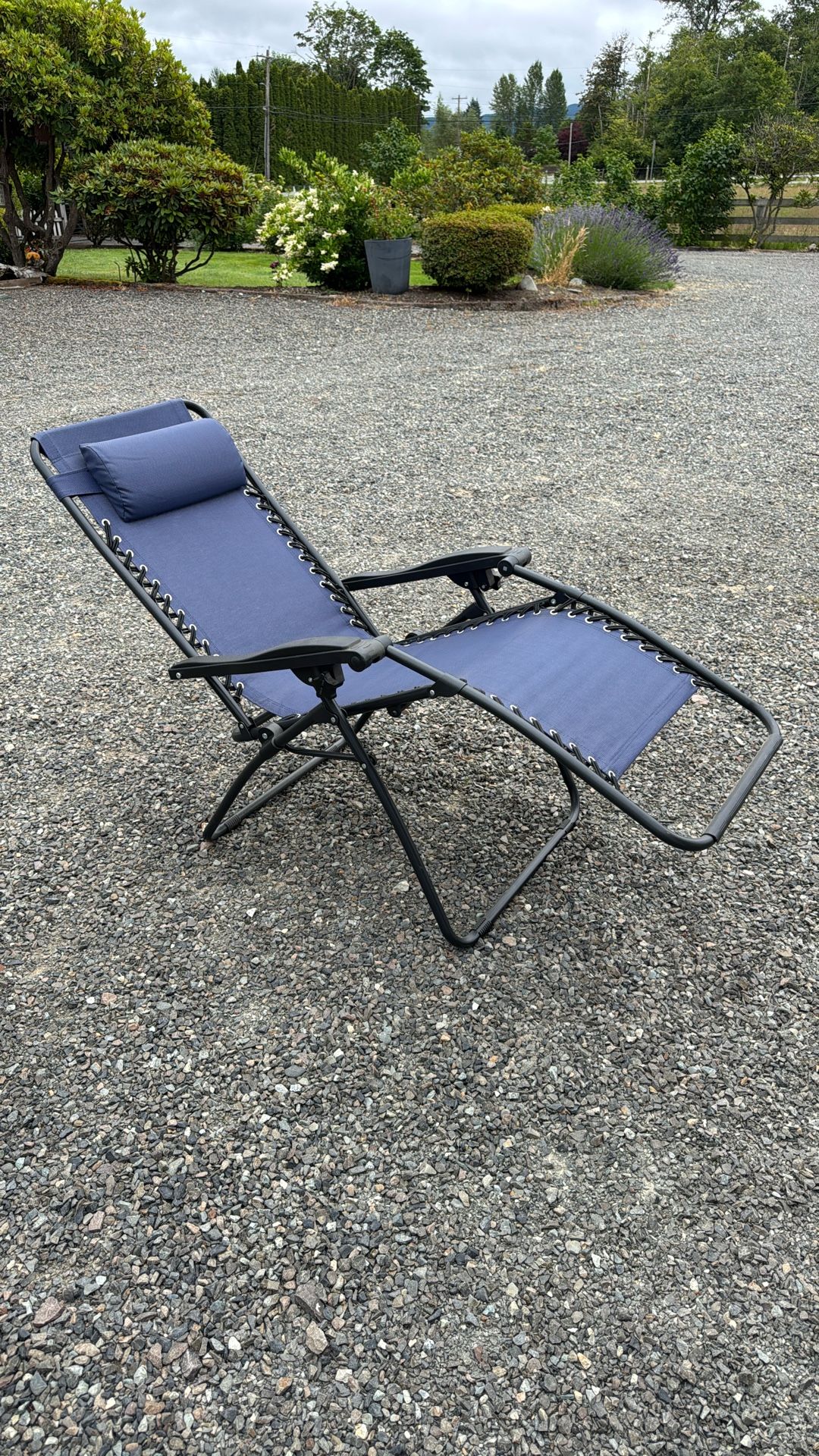 Zero Gravity Lounge Chair