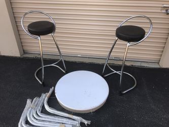 Retro 1950s reproduction table and 2 chairs