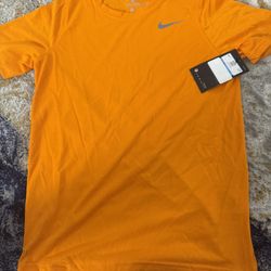 NIKE BOYS DRI FIT TEE SHIRT ORANGE 840178-073 medium 