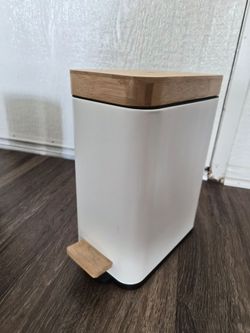 Trash can
