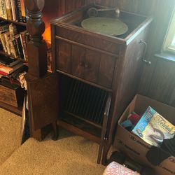 ~1930’s Record Player Plays Size 78s