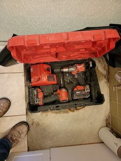 Milwaukee Set Of Drills 
