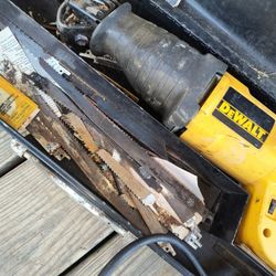 DeWalt Saw 