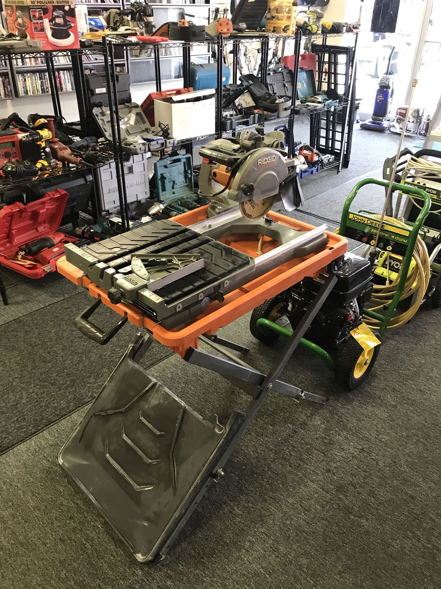 RIDGID R4040 8 in. Tile Saw with Stand