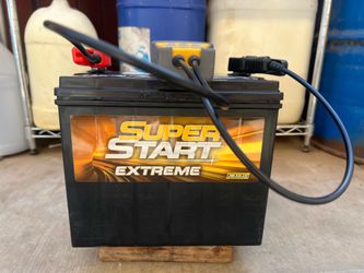 Automotive/car battery group 51R like brand new holding charge well, high cranking power