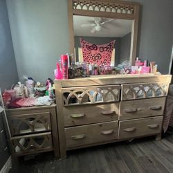 Mirror Dresser