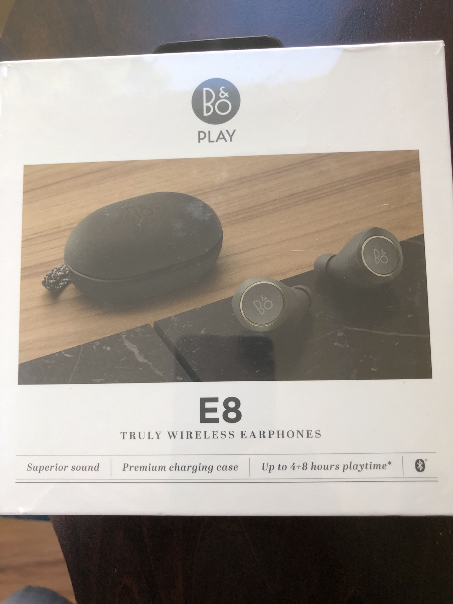 $80 NIB Bang & Olufsen E8 Earbuds 