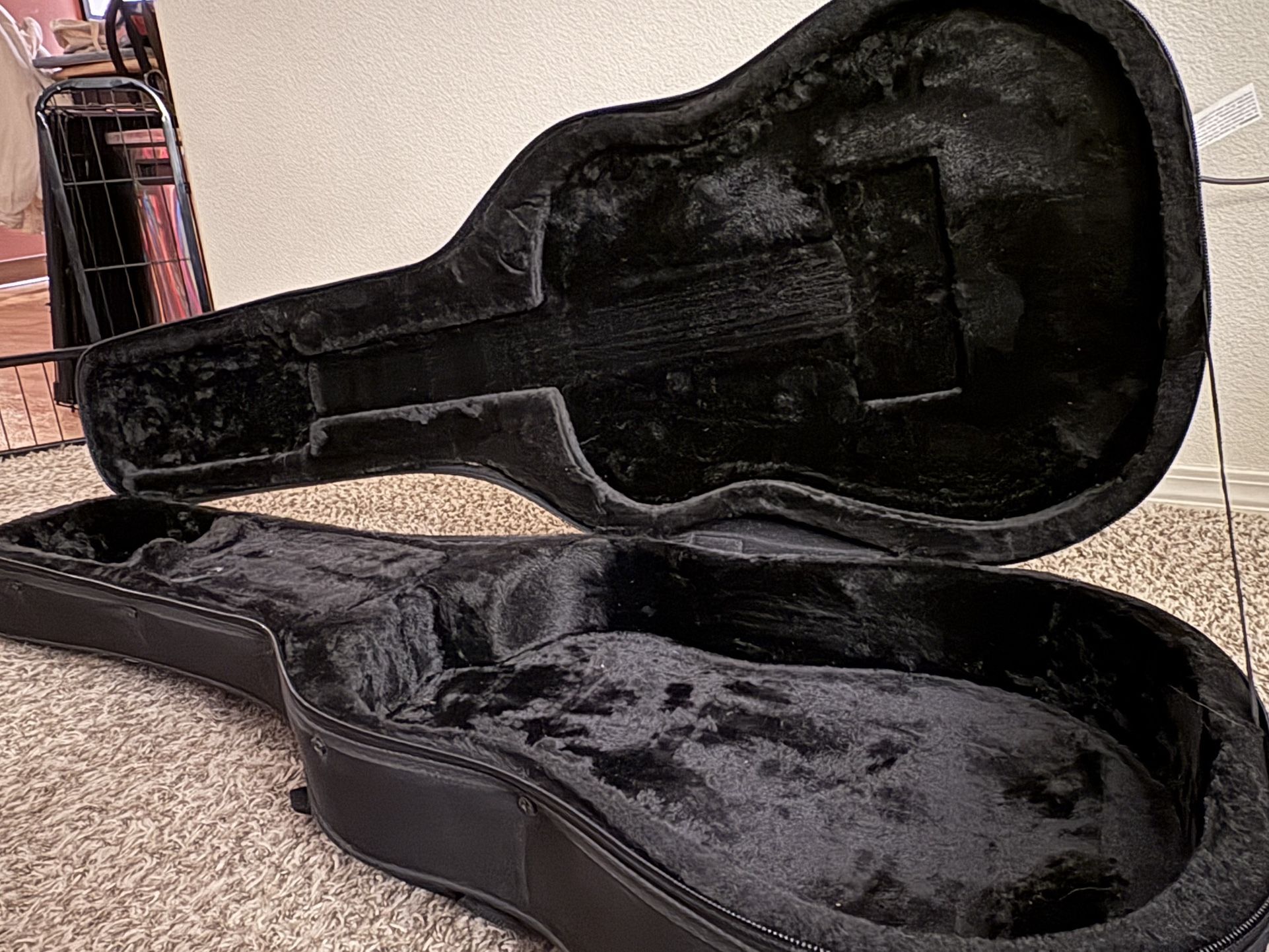 SKB Acoustic Guitar Case