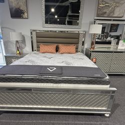 4 Pc King Bedroom Set 