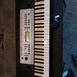 Yamaha YPT-260 Digital Keyboard