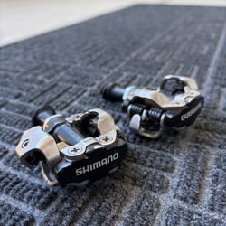 Shimano SPD Clipless Cycling Pedals (PD-M540) — excellent condition