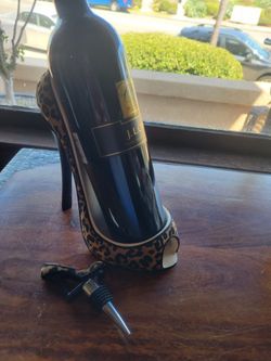 Leopard Print High Heel Wine Bottle Holder and Wine Stopper