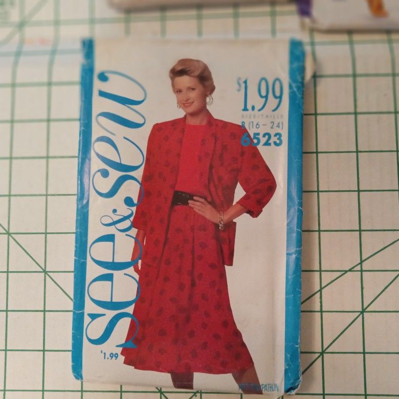 Women's Plus Size Suit Sewing Pattern 6523