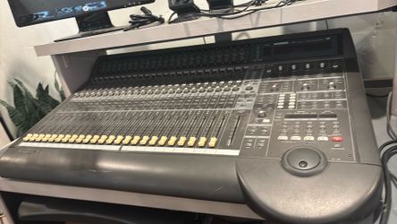 Mackie digital mixing board from the 90s no power supply