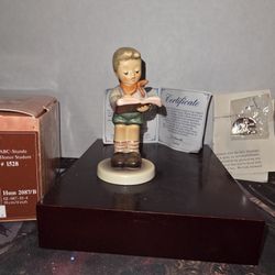 "Honor Student" Hummel TMK-8 W/ 20th Hummel Memvership Pin