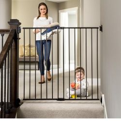 (NEW) Regalo Extra Tall Easy Swing Stairway and Hallway Walk Through Baby Gate  (24"-40.5"W x 36"H)
